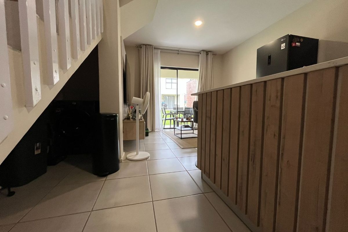 Newly Renovated 2-Bedroom Duplex – Kings Gate Estate Price: R1,180,000 | No Transfer Duty - Photo 5