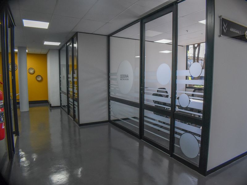 787m2 Office To Let in Isando Business Park - Photo 2