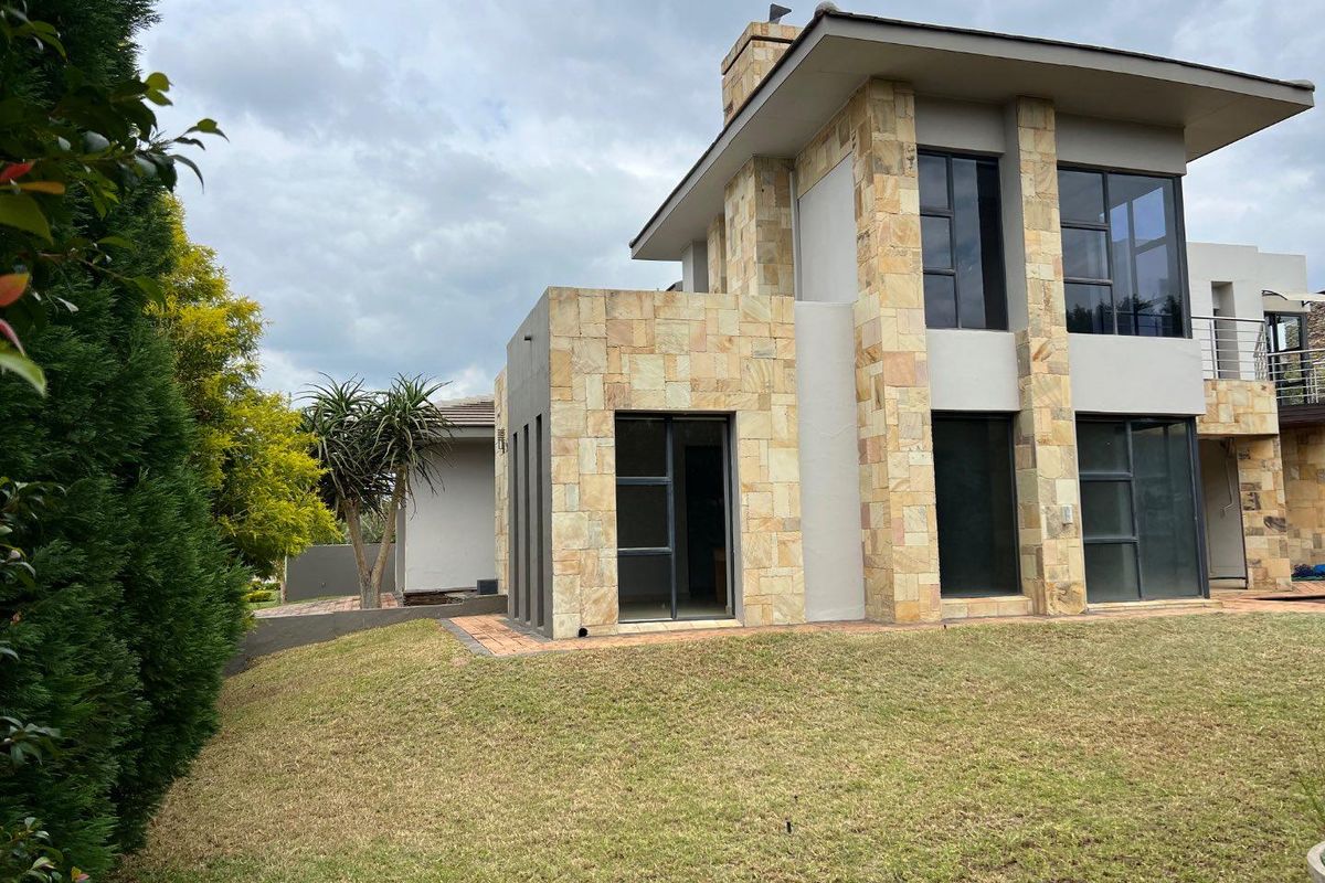 FAMILY HOME FOR RENT IN LOMBARDY ESTATE EAST OF PRETORIA - Photo 2