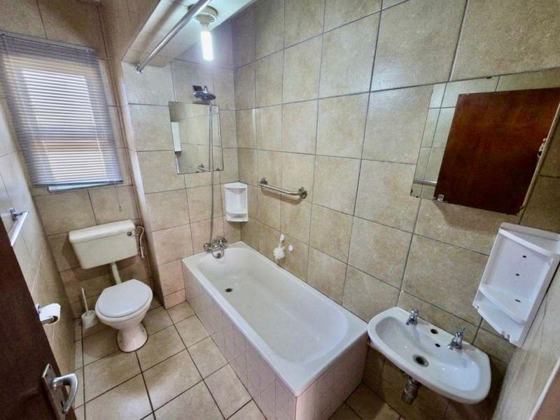 2.5 Bedroom Apartment Available in Waverley - Photo 10