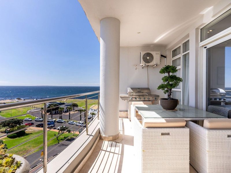 Oceanfront Elegance: Luxury Living in the Heart of Mouille Point - Photo 6