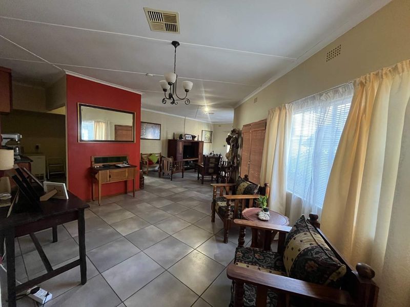 Charming Family Home in a Highly Sought-After Area - Photo 4