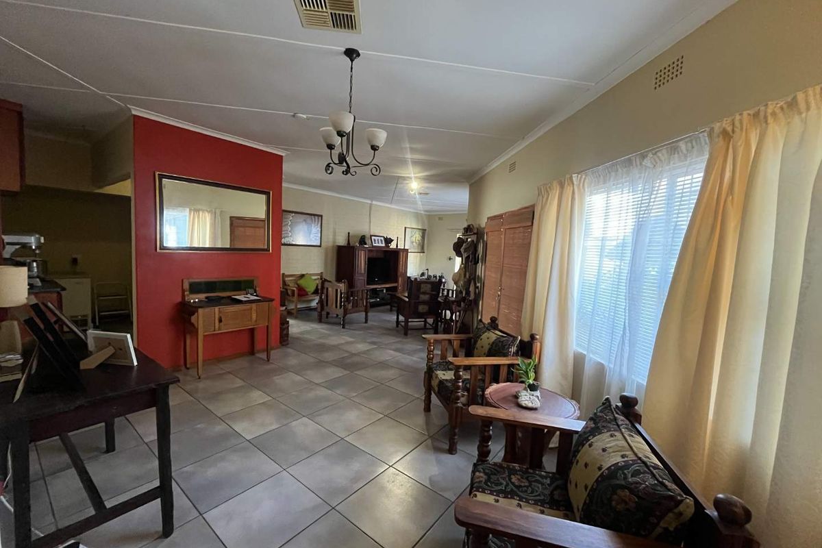 Charming Family Home in a Highly Sought-After Area - Photo 4