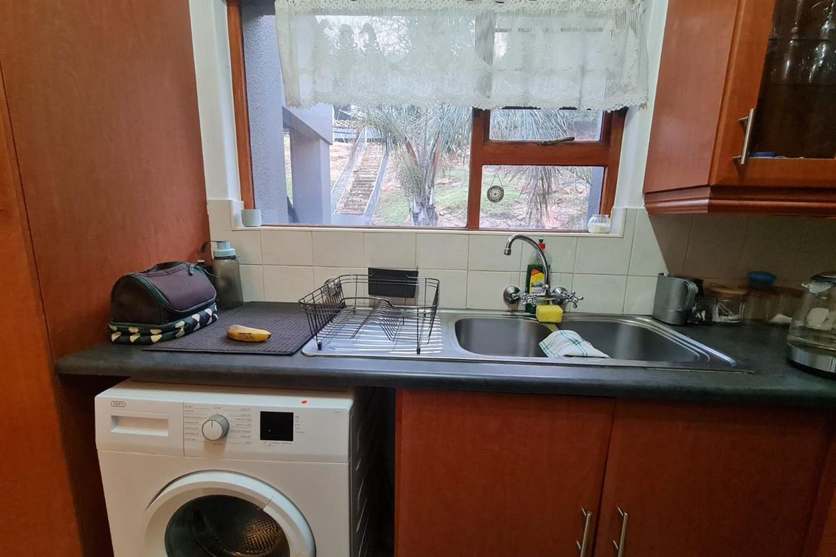 **Exquisite 2-Bedroom apartment with scenic golf course views** - Photo 5