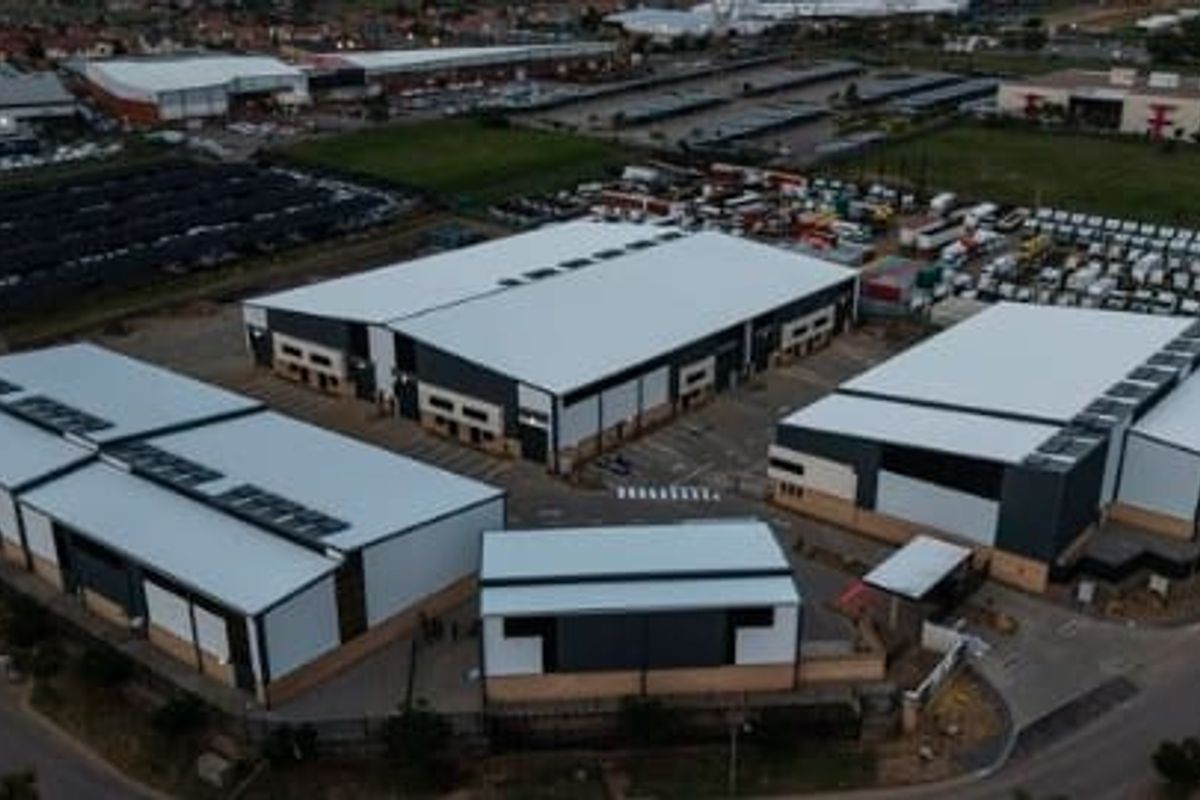 895m2 Samrand Warehouse To Let - Photo 3