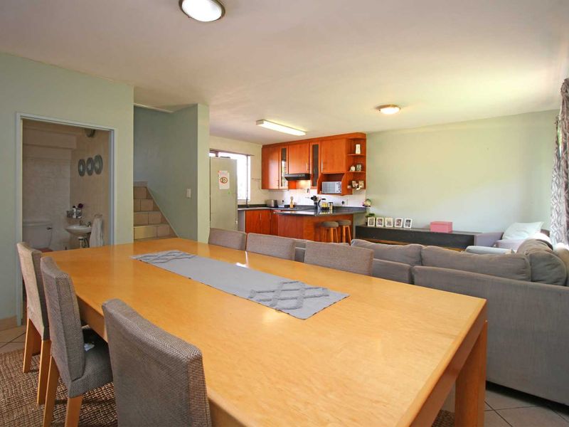 Secure living in a neat complex - Photo 5