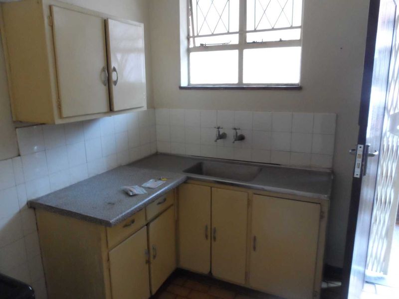 2.5 BEDROOM FLAT TO RENT IN SUNNYSIDE - Photo 3