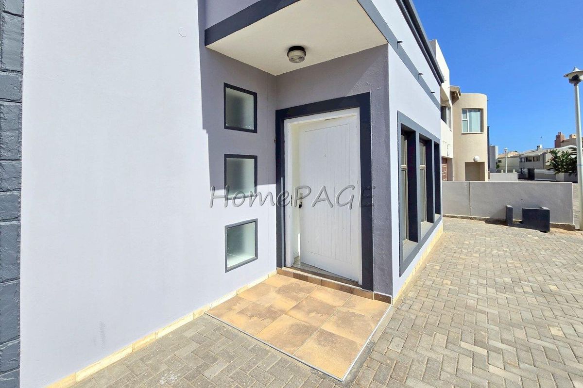 Long Beach Ext 1, Walvis Bay.  Attractive Double Storey 4 Bedr Corner home is for Sale - Photo 2