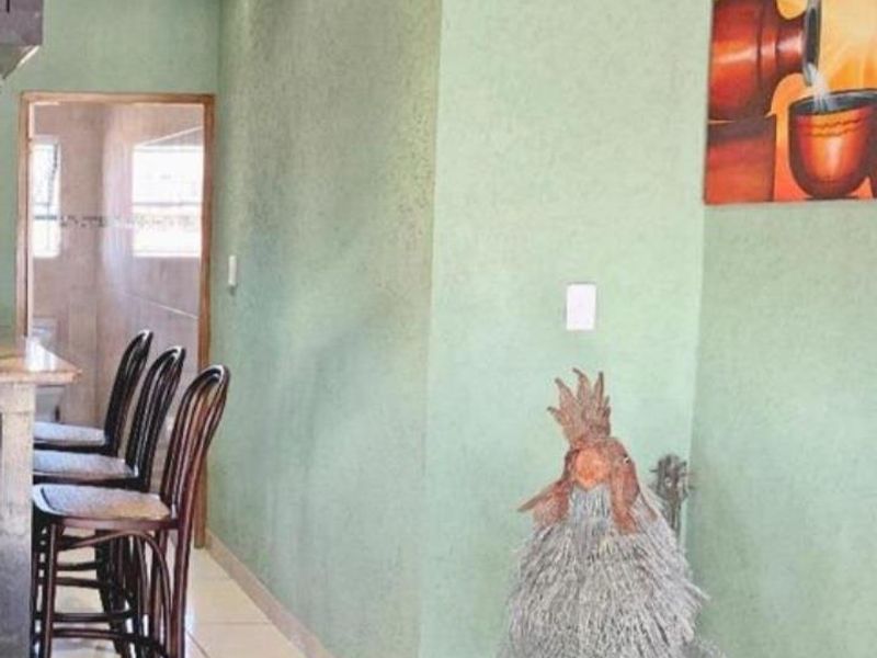 Bright and airy property for sale. - Photo 8