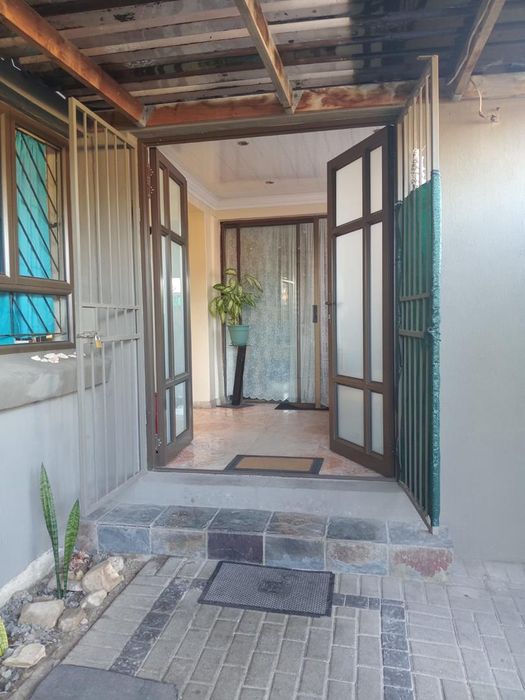 Property #2462982, House Pending Sale in Belhar