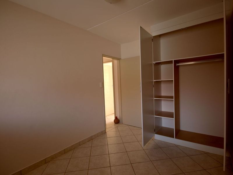 Perfect 2-Bedroom, 1-Bathroom, 1Carport Ground-Floor Apartment - Photo 9