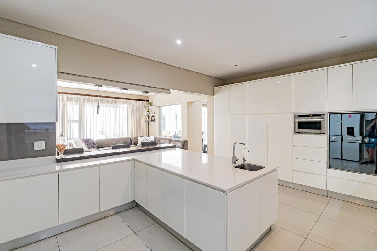 5 bedroom House for Sale in Morningside - Photo 5
