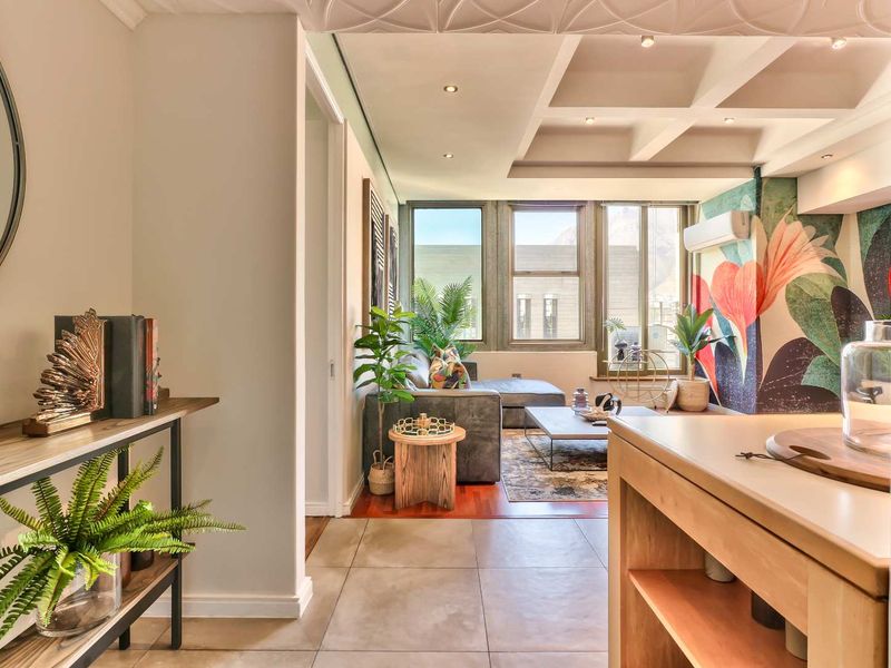 Cape Town City Art Deco Apartment with Unique Appeal & Views - Photo 8
