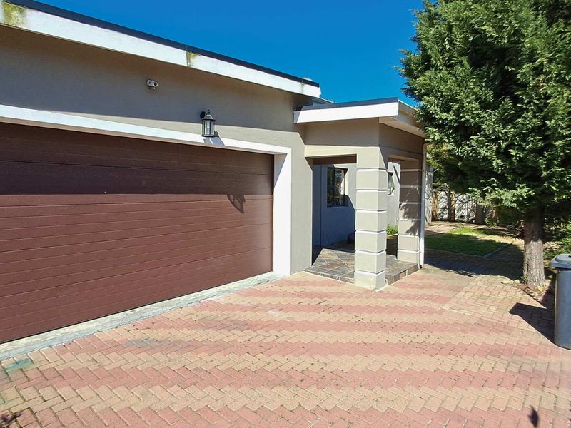 A Home that is Elegant, Functional and Inviting - Photo 2