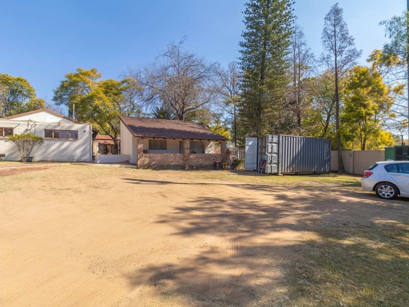 Prime Investment Property with Versatile Potential in a Sought-After Location - Photo 2