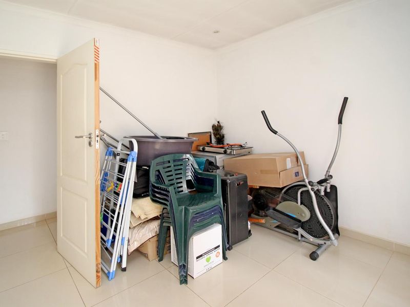 Beautiful 4 Bedroom Family Home - Photo 10