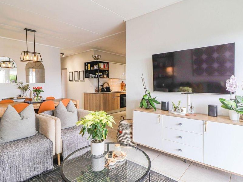 Luxury 3-Bedroom Ground Floor Apartment with Private Garden in Munyaka Lifestyle Estate - Photo 1