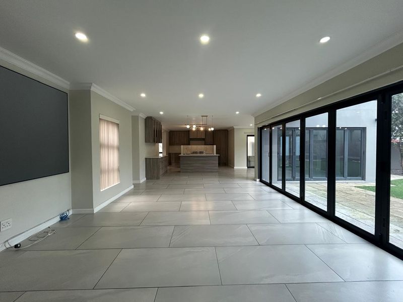 Luxurious 4-Bedroom Home in Sagewood Estate - Photo 7
