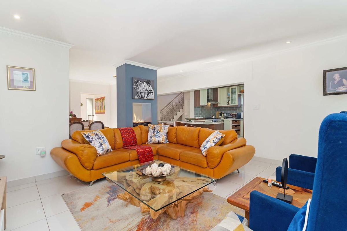FAMILY HOME IS SAGEWOOD ESTATE - Photo 2