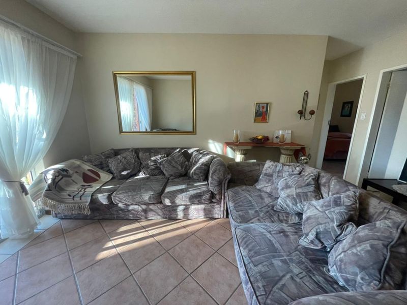 Investor Opportunity – 2 Bedroom Ground Floor Unit in Secure Estate - Photo 8