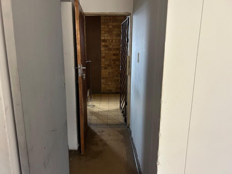 2 bedroom apartment in Pretoria west - Photo 5