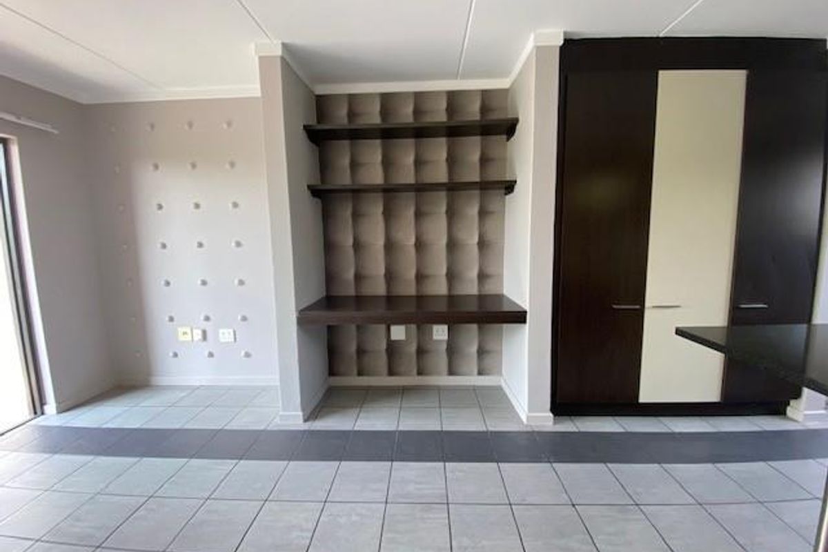 Secure, Stylish Living in The Paddocks – 2-Bed Opportunity - Photo 4