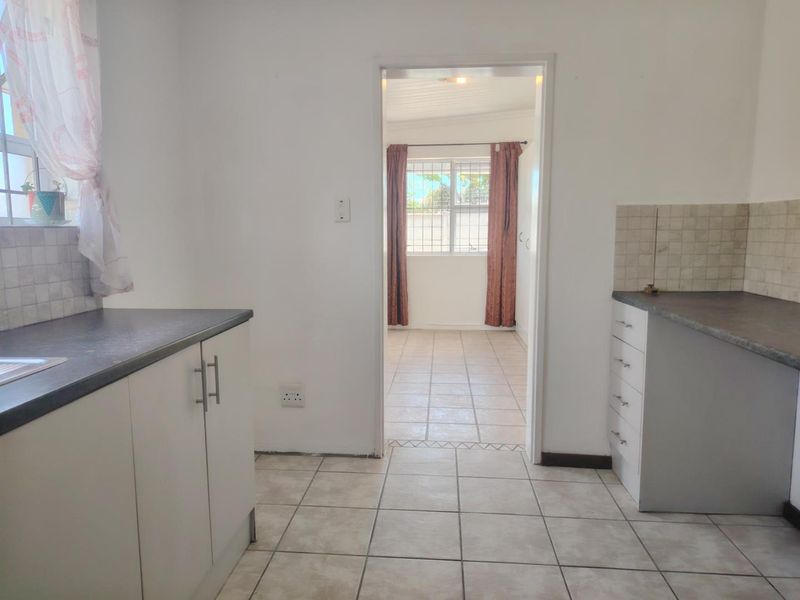One bedroom garden cottage in Parow North - Photo 5
