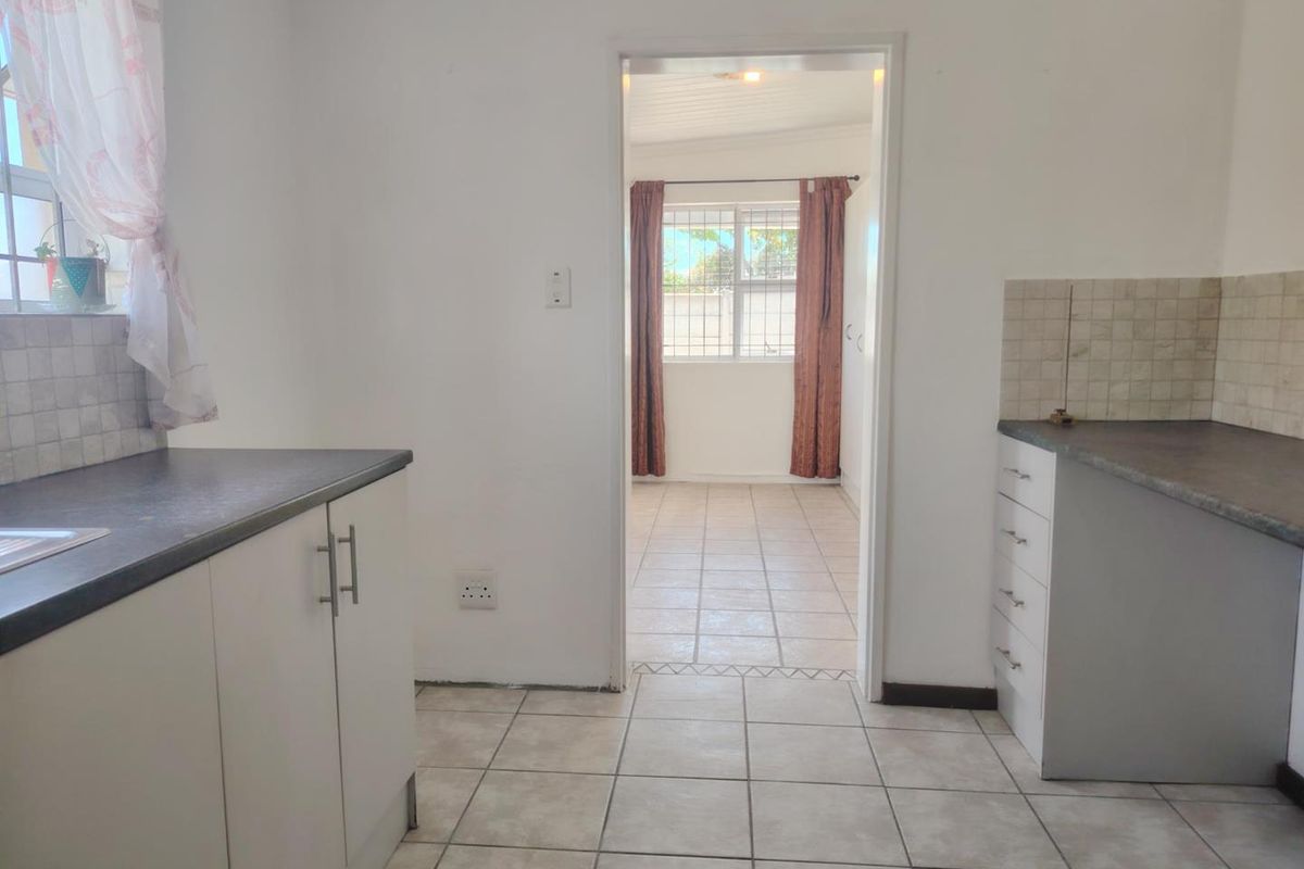 One bedroom garden cottage in Parow North - Photo 5