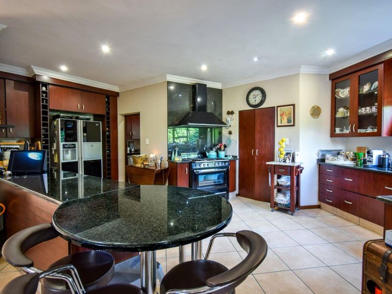 Spacious Five Bedroom home in Midstream Estate - Photo 7