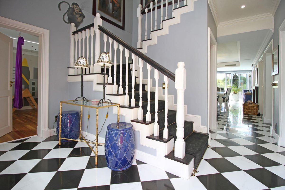 The Hamptons Style Residence In An Exclusive Estate Opposite Steyn City - Photo 2