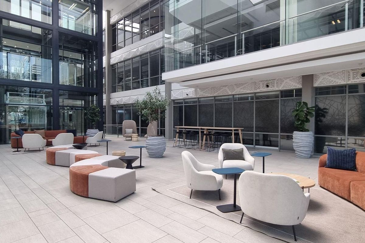 2 700m2 Waterfall City Midrand Office Block For Sale - Photo 2