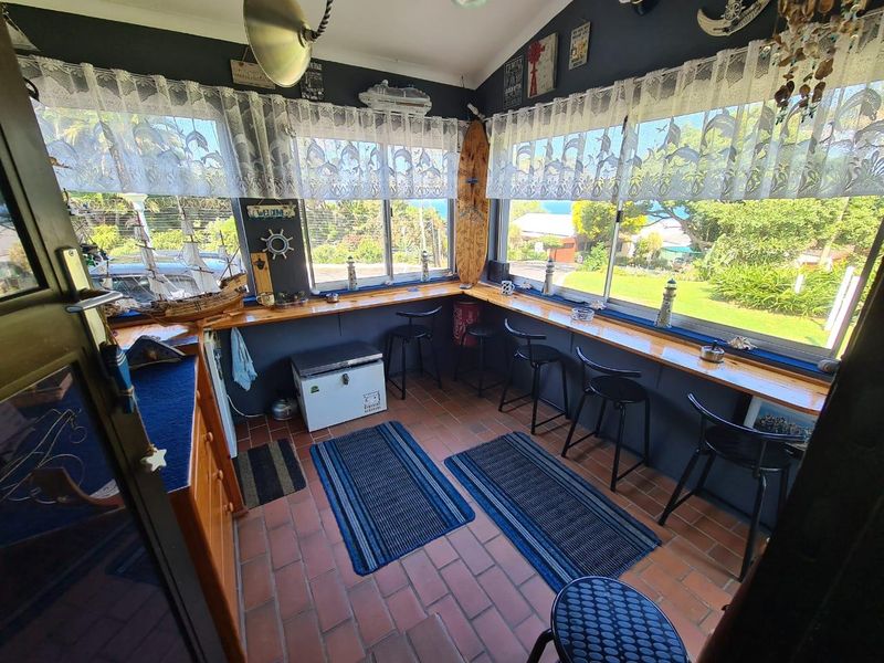 Furnished 2 bedroom 2 bathroom Pet friendly unit in a sought after village - Photo 8