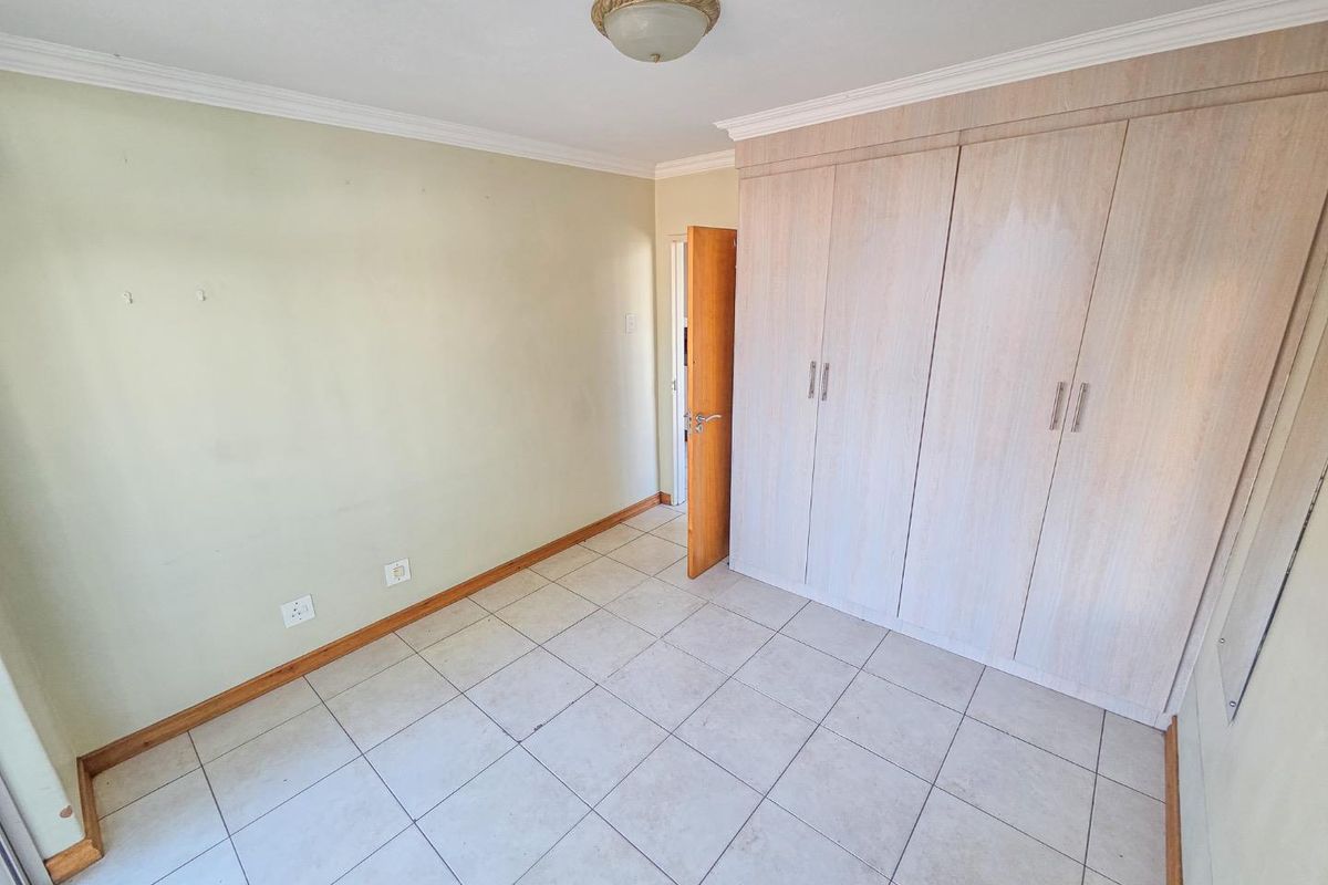 2 Bedroom Apartment Available in Hillcrest - Photo 5