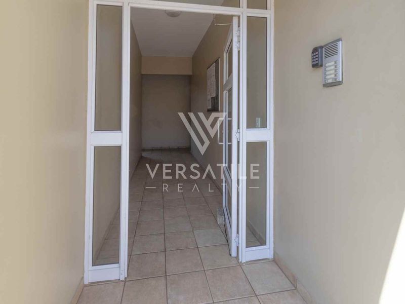 Apartment for Sale in Long Beach. - Photo 3