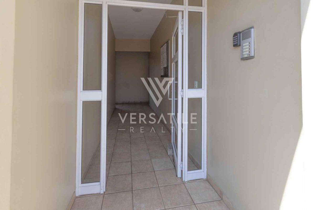 Apartment for Sale in Long Beach. - Photo 3