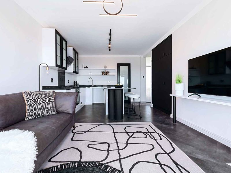 Top-Floor Luxury in Green Point! - Photo 4