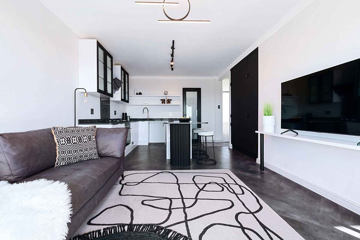 Top-Floor Luxury in Green Point! - Photo 4