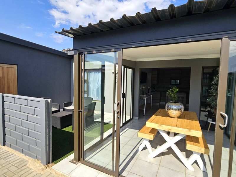 2 Bedroom  Apartment in Retirement Estate in Hartbeespoort - Photo 2