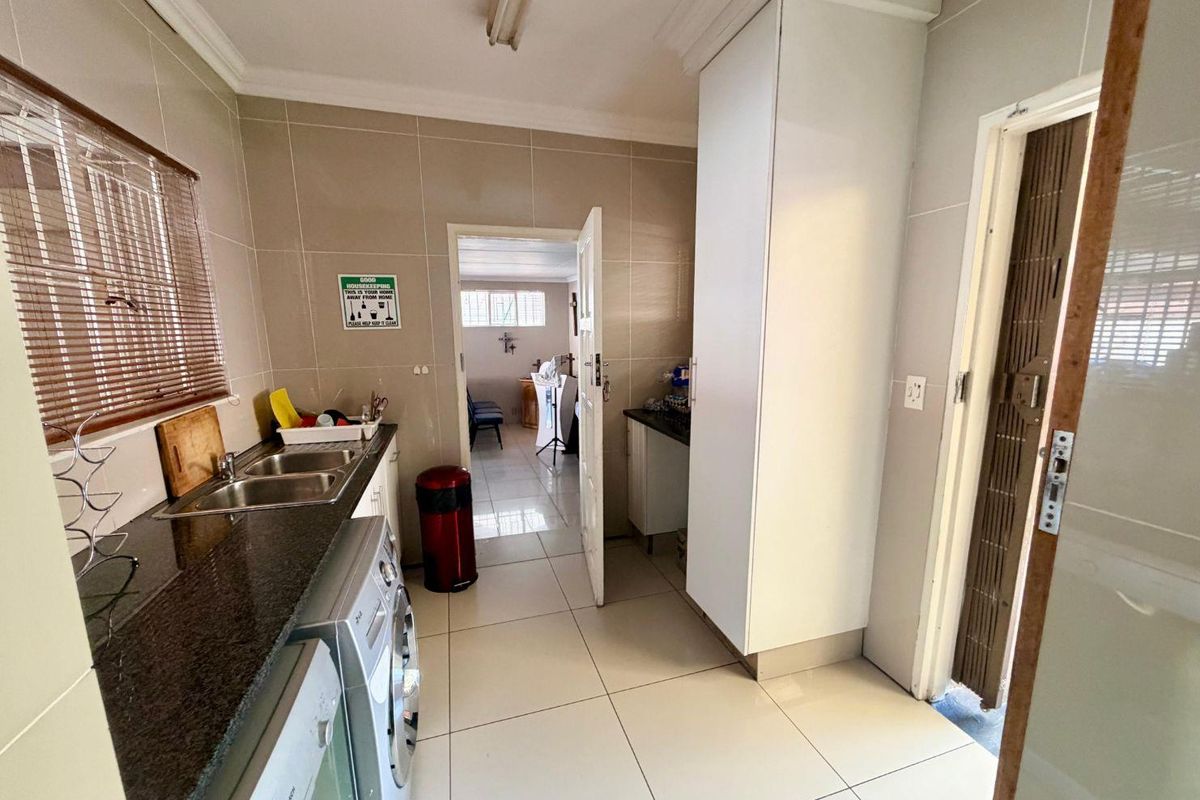 Spacious and Versatile Property with Endless Opportunities in Mulbarton - Photo 3