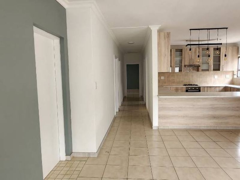 FRESHLY RENOVATED AND READY TO MOVE IN. - Photo 7
