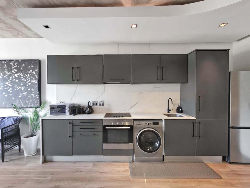 One bedroom apartment to rent in De Waterkant - Photo 7
