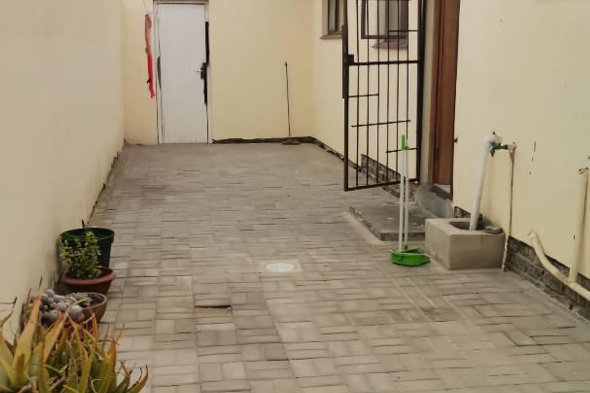 NEAT AND AFFORDABLE 2 BEDROOM FLAT FOR SALE IN MONDESA SWAKOPMUND - Photo 2