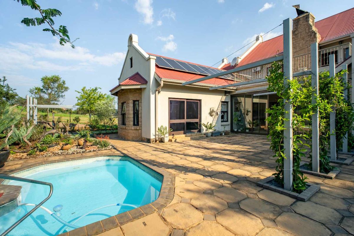 Timeless Luxury Meets Tranquil Living at Waterlake Farm - Photo 3