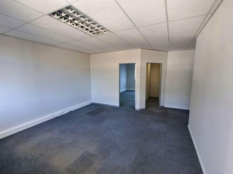 Well-Positioned Ground Floor Office in Secure Business Park - Photo 4