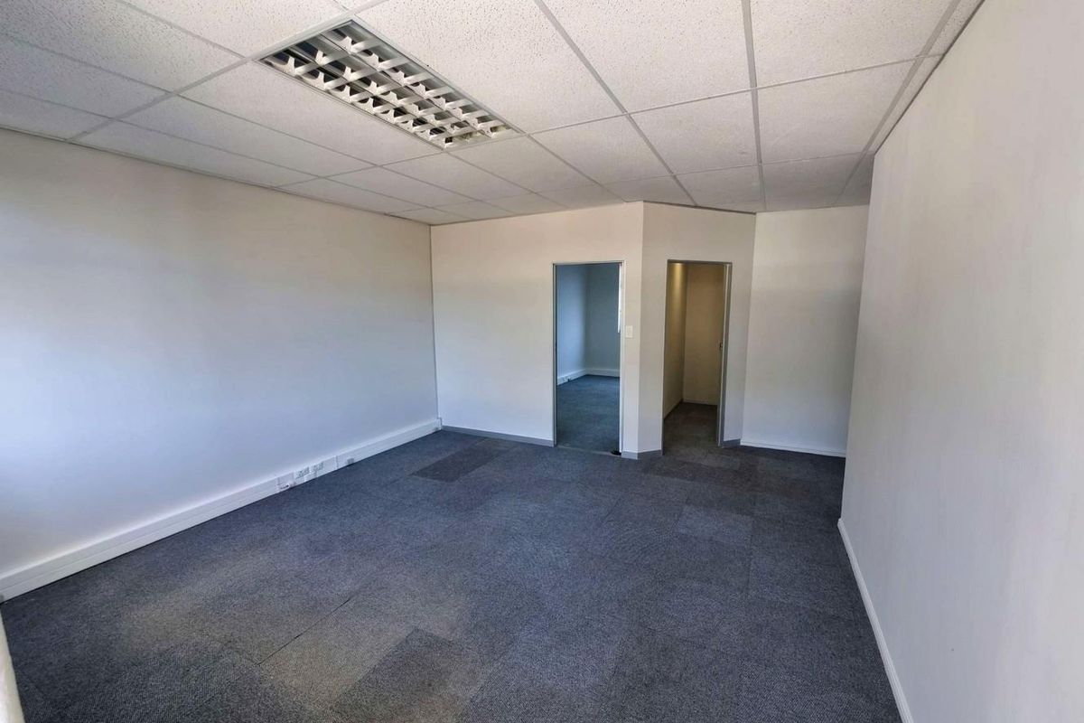 Well-Positioned Ground Floor Office in Secure Business Park - Photo 4