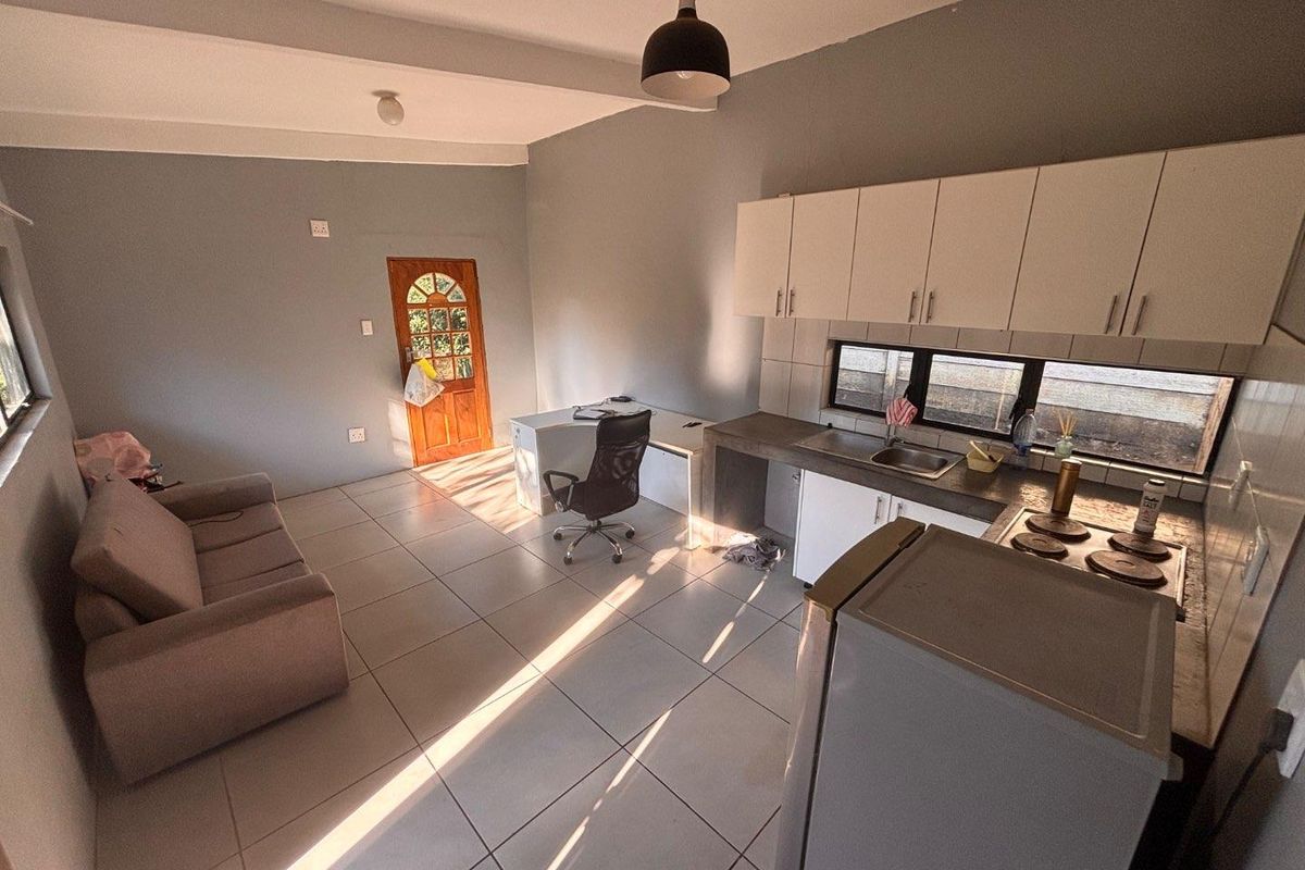 1 Bedroom Bachelor up for Rental - Photo 4