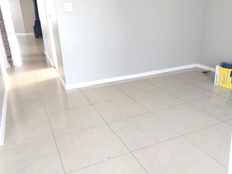 Spacious 2-bedroom house - Photo 8
