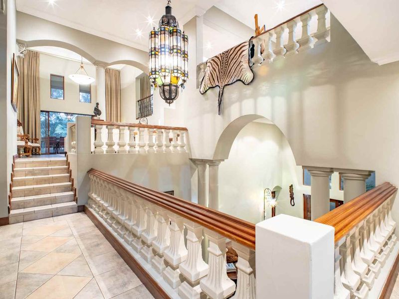 Elegant 4-Bedroom Mansion with Cinema, Solar Power & Breathtaking Views | Waterkloof Palms Estate - Photo 5