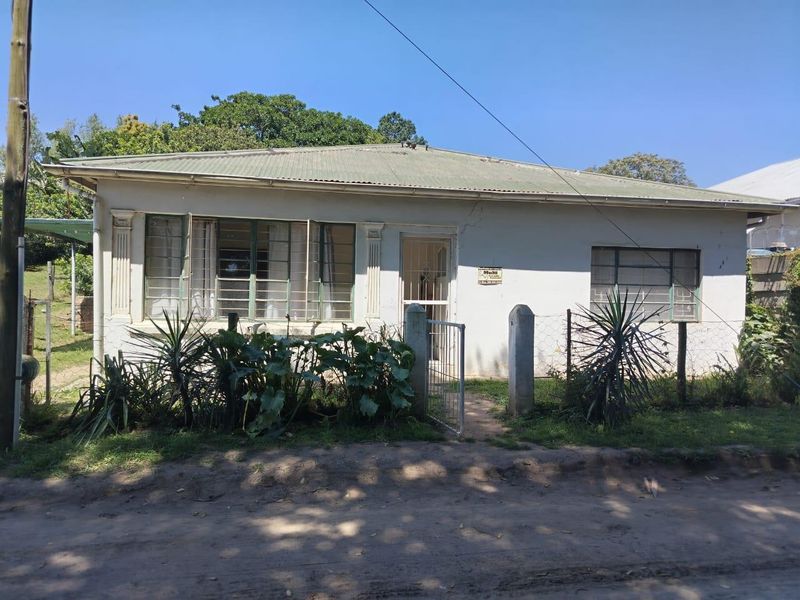 LOTS OF POTENTIAL - Photo 2