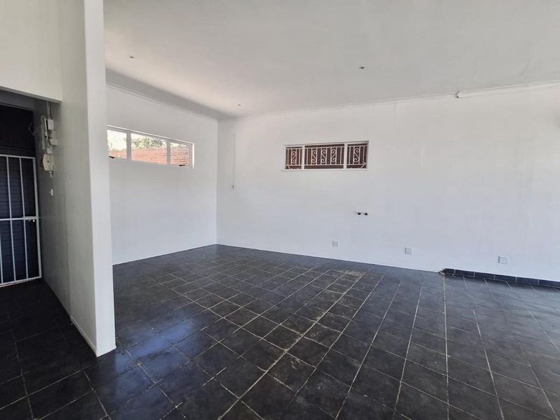 Hendra - Prime 70m2 Retail Space in Sought-After GlenAshley Shopping Centre - Photo 7